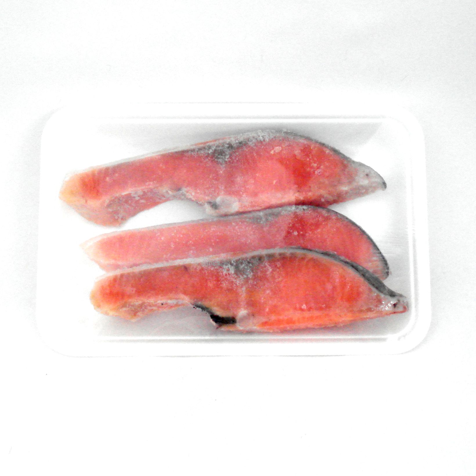 チリ産・ノルウエー産　銀鮭　（ふり塩）（養殖/解凍）　３切入