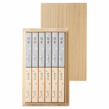 【新商品、特価】京都東山、銀閣寺、小箱3、香木、香、線香、松栄堂、小袋3 Amazon.co.jp: 京都 東山銀閣寺 3箱 香木 線香 松栄堂 : ホーム